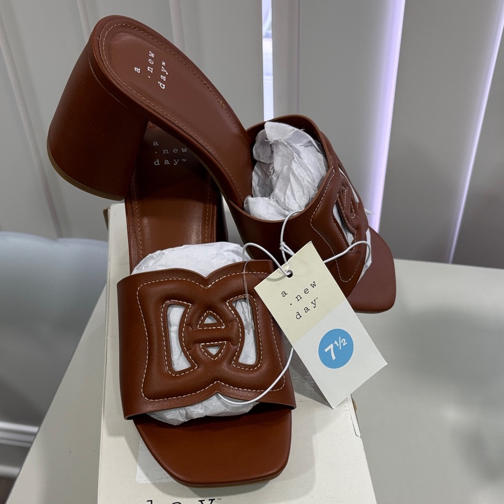A New Day Women's Brown Heels NWT